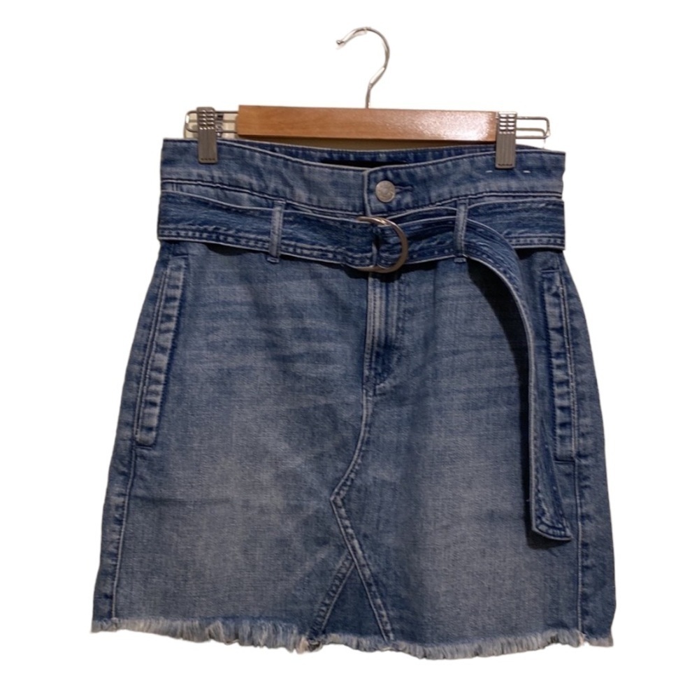 Express Extreme High Rise trendy blue cotton denim mini belted skirt . Size 2